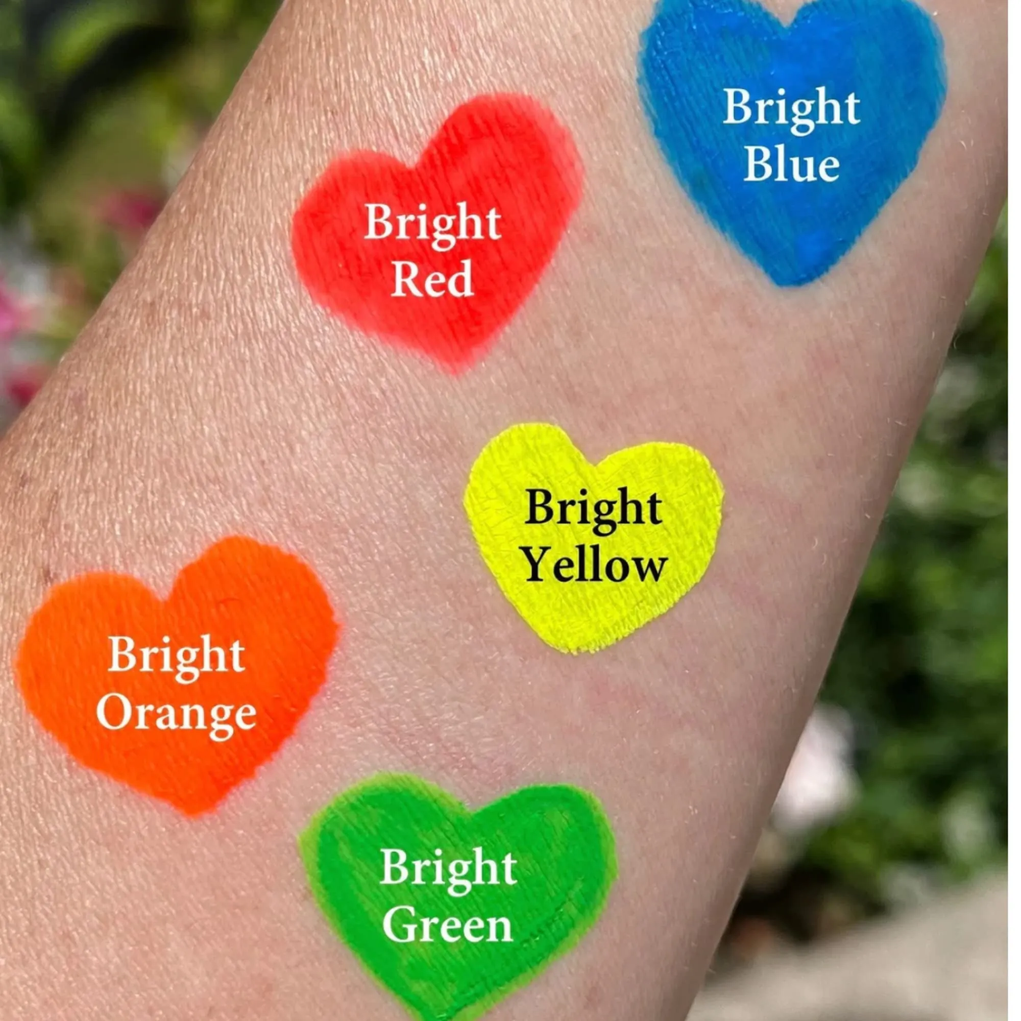Addictive Cosmetics Bright Orange Cake Eyeliner with Applicator Brush - Water Activated Dry Pressed Eyeliner - Long-Lasting, Vibrant Color, Smudge Resistant - Vegan Cruelty Free (Bright Orange)