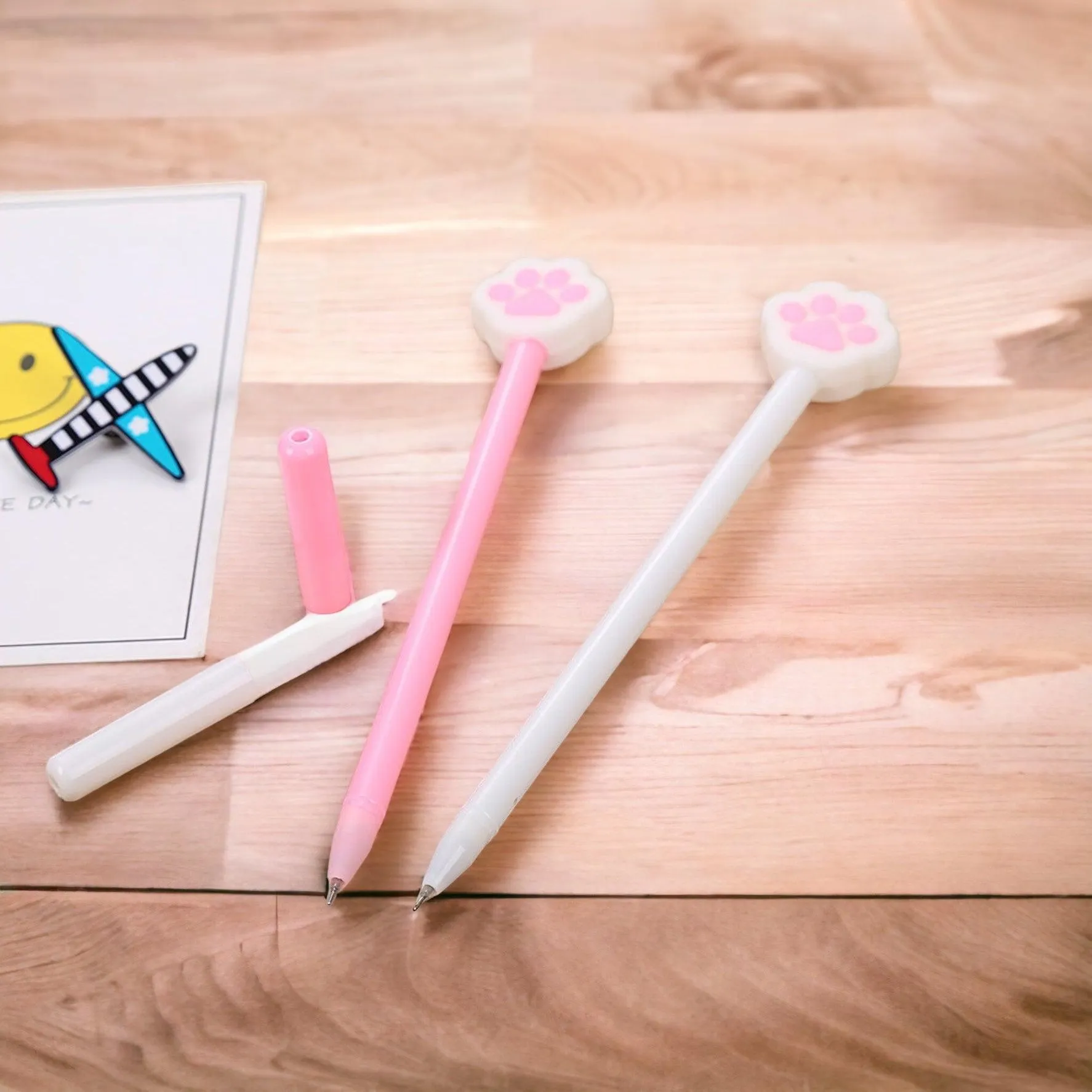 Animal Lovers' Paw Gel Pen - A Unique and Fun Writing Experience